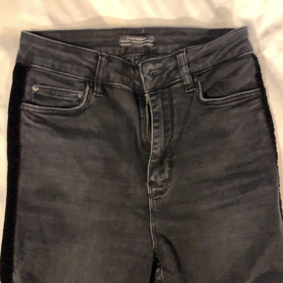 Zara women’s high waisted black jeans. Size 24 - Picture 3 of 4